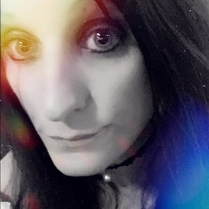 Meet your Posher, Holly